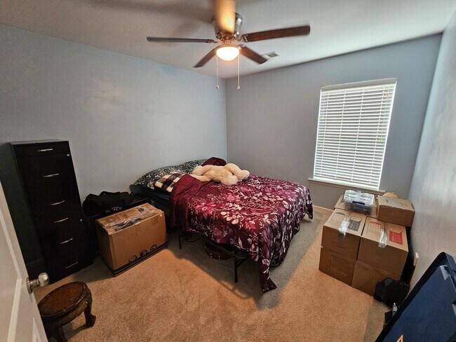 Building Photo - 136 Cordage Dr