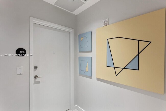 Building Photo - 480 NE 31st St