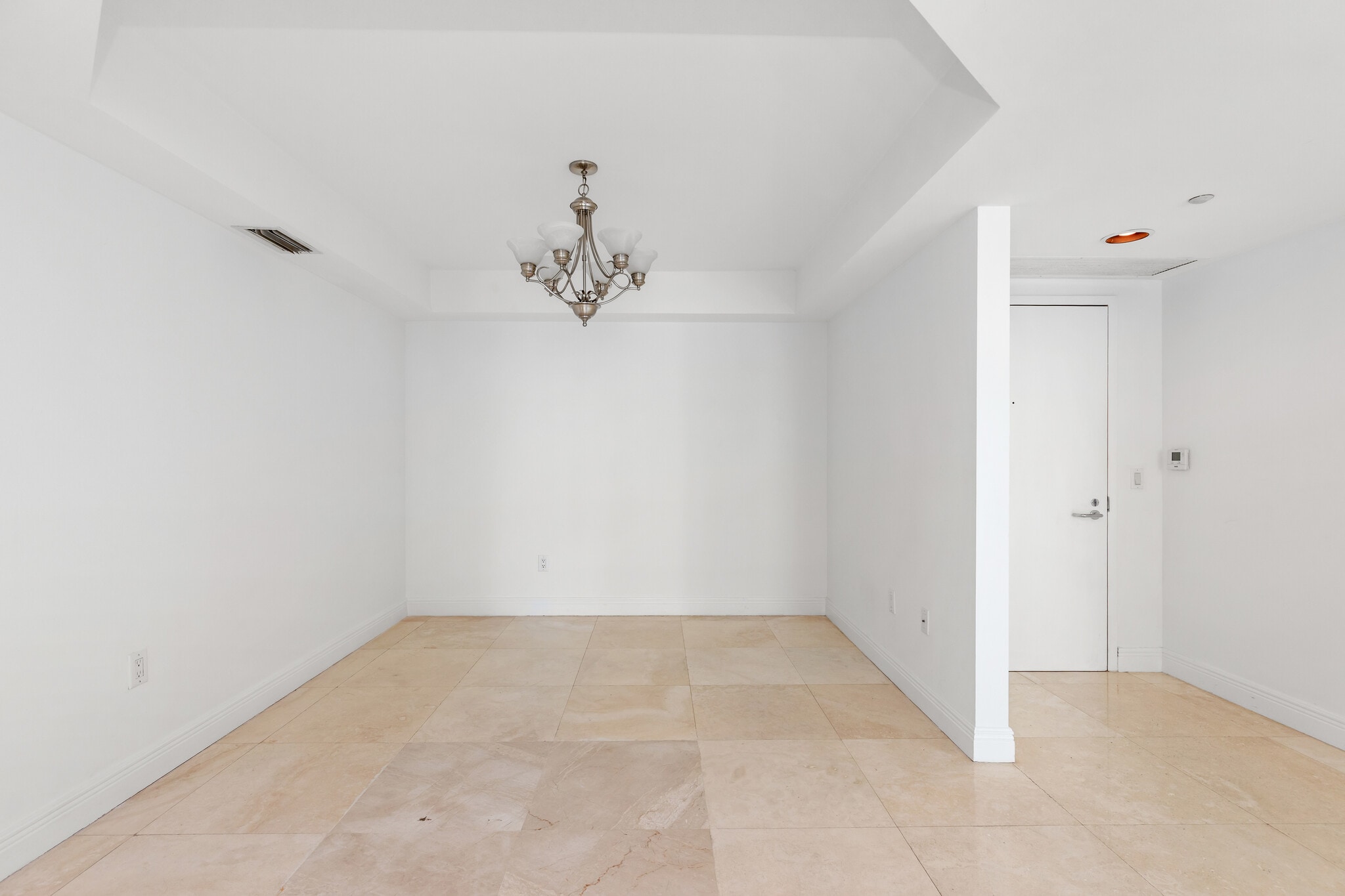 Building Photo - 16400 Collins Ave