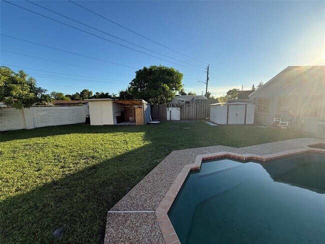 Building Photo - 2451 SW 86th Ave