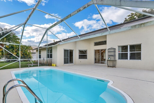 Building Photo - 10567 Paso Fino Dr