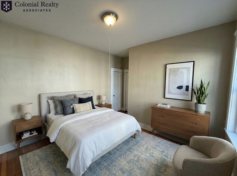 Building Photo - 319 Allston St