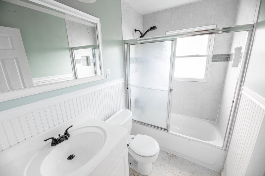 Building Photo - 4582 Cooper Rd