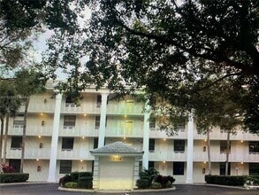 Building Photo - 1709 Whitehall Dr