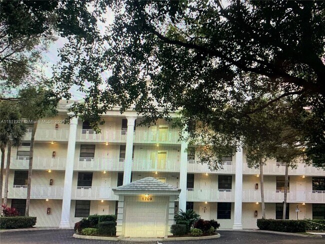 Primary Photo - 1709 Whitehall Dr