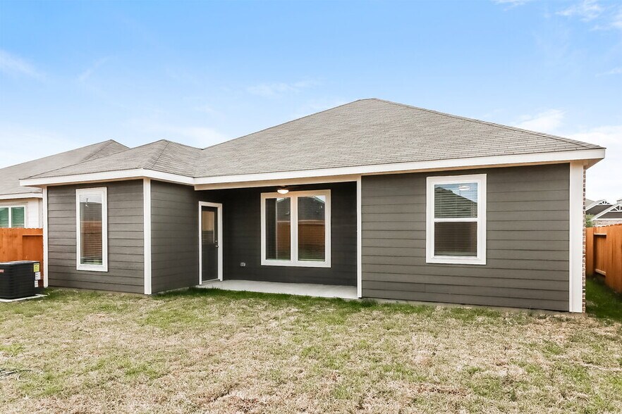Building Photo - 416 Mustang Trot Dr