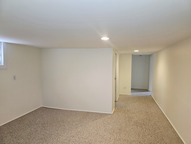 Building Photo - 4013 Bagley Ave N