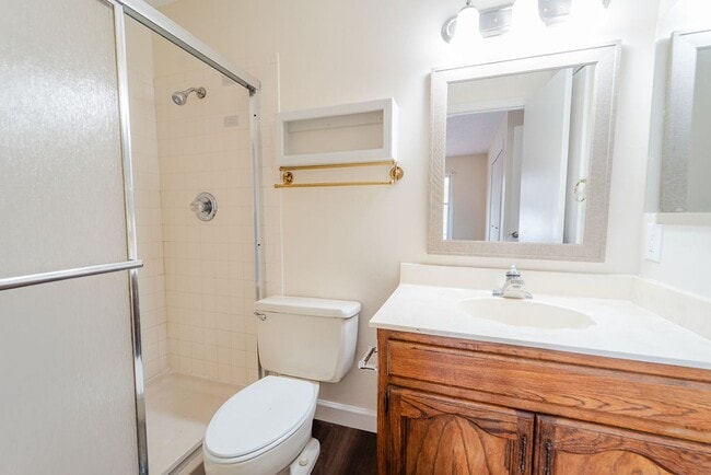 Building Photo - 3 Bed, 2 Bath with a beautiful view of the wooded back yard!!