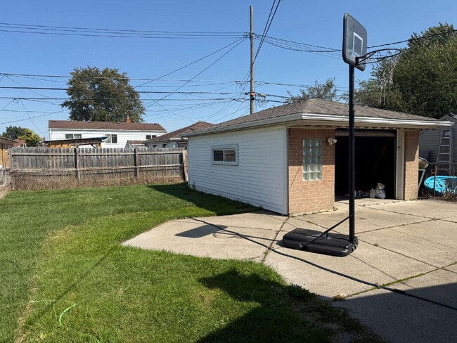 Building Photo - 8261 Gerald Ave