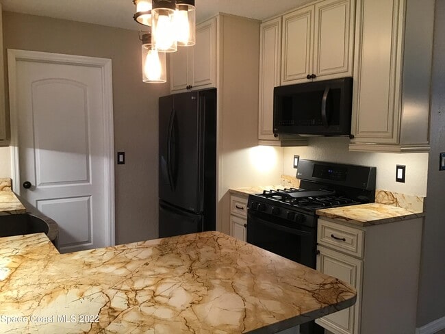 Building Photo - 2859 Kingston Ln