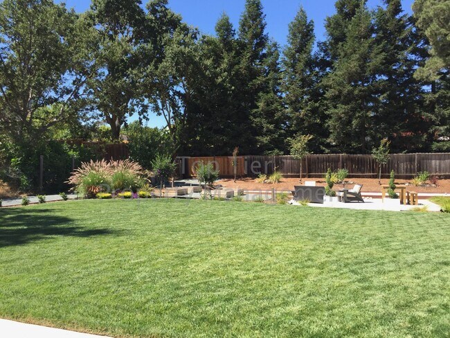 Building Photo - Beautiful, Private, Bright, Remodeled 3 Bd...