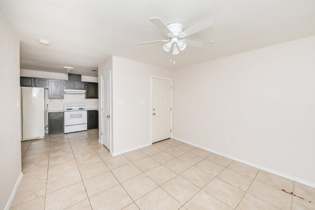 Building Photo - 2601 Lomas Del Sur Boulevard