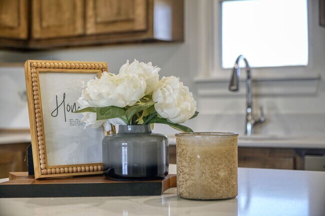 Building Photo - Brand New Home in Washington!