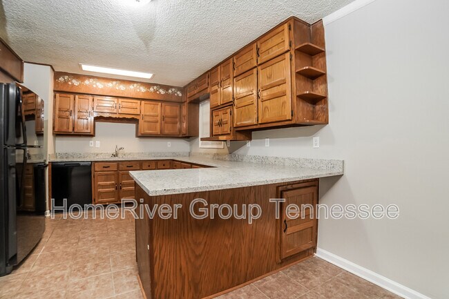Building Photo - 2775 Ashbriar Dr
