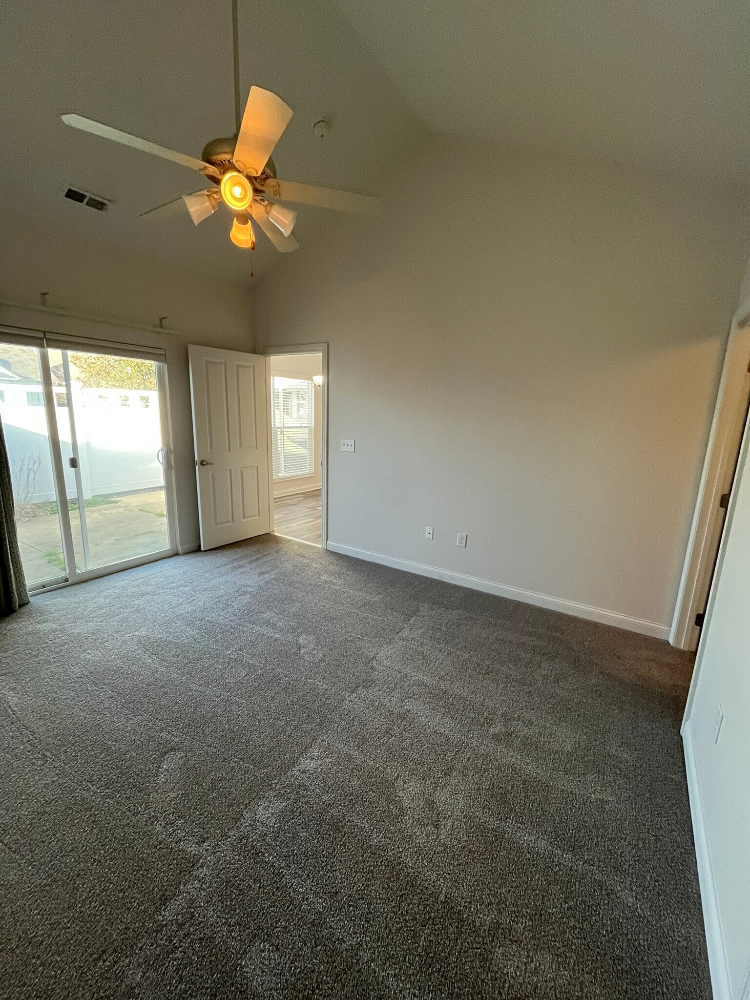 Building Photo - 6897 Rothwell St