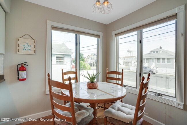 Building Photo - 231 Sumner Ave