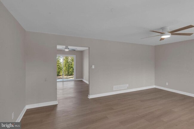 Building Photo - 370 NJ-156