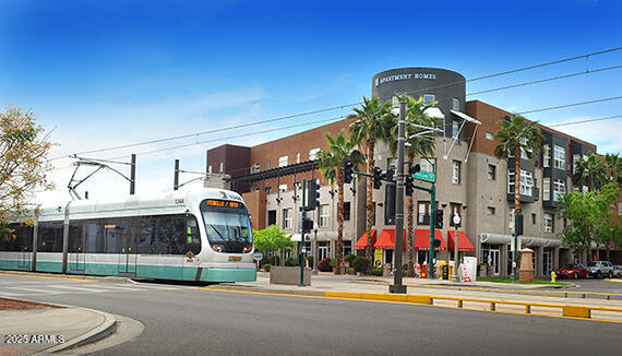 Building Photo - 208 W Portland St