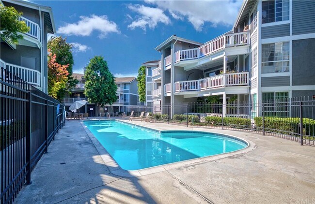 Building Photo - 10371 Garden Grove Blvd