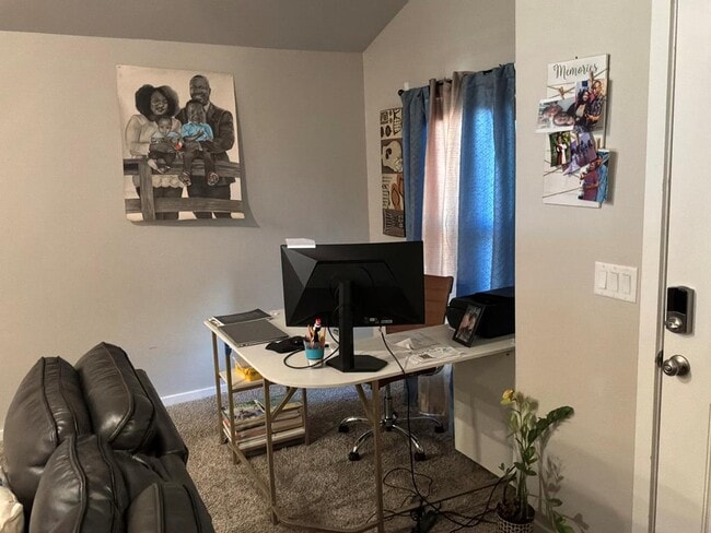 Building Photo - 1303 Terra Cotta St