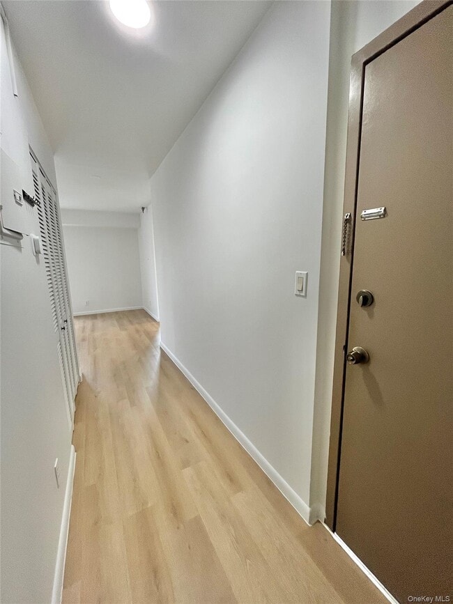 Building Photo - 501 N Barry Ave