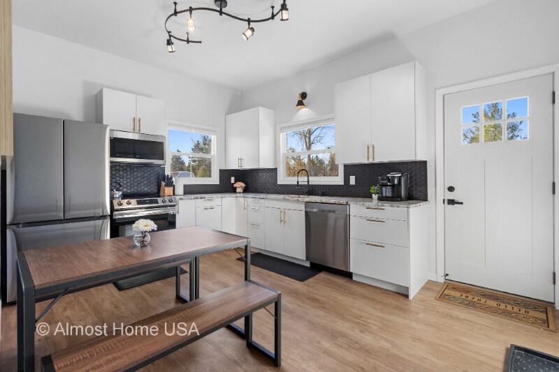 Building Photo - 1335 Rhode Island St