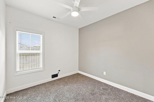 Building Photo - 233 Forester Dr