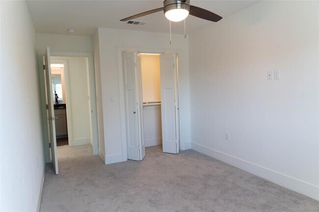 Building Photo - 204 Conservation Dr