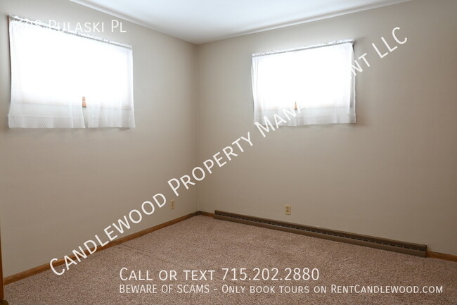 Building Photo - Pet Friendly 3 Bedroom Single Family Home ...
