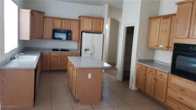 Building Photo - 10717 Refectory Ave