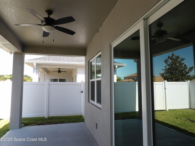 Building Photo - 4258 Trovita Cir