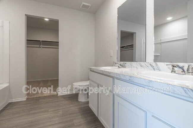 Building Photo - 1507 Middlecoff Ter