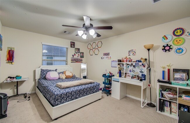 Building Photo - 2702 Fairfield Bend Pl