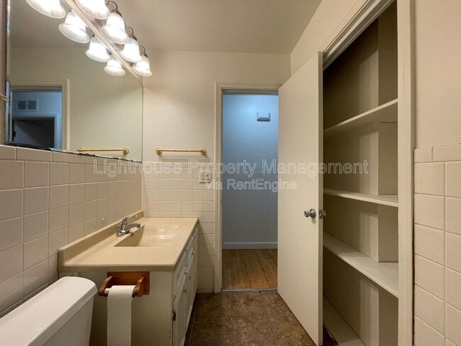 Building Photo - 1471 Brookmark St SE