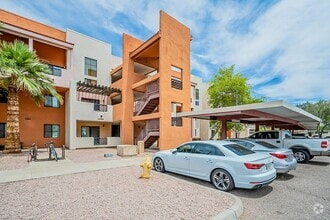 Building Photo - Walking Distance to ASU!