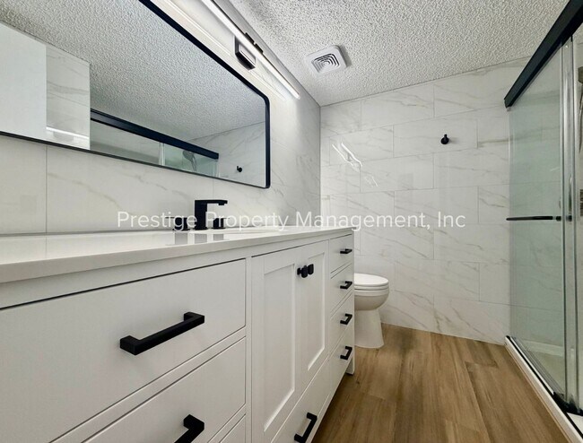 Building Photo - 6331 N Barcelona Ct