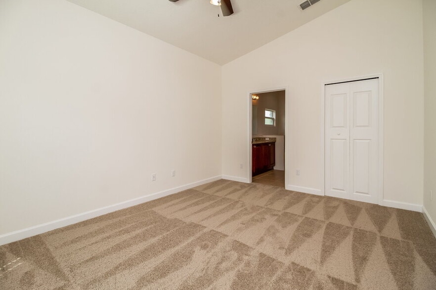 Building Photo - 101 Burlington Pl