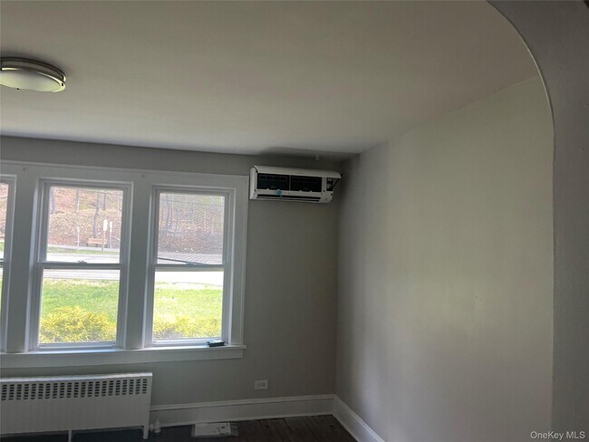 Building Photo - 598 S Rte 303