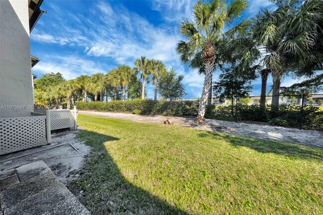 Building Photo - 4040 Crystal Lake Dr