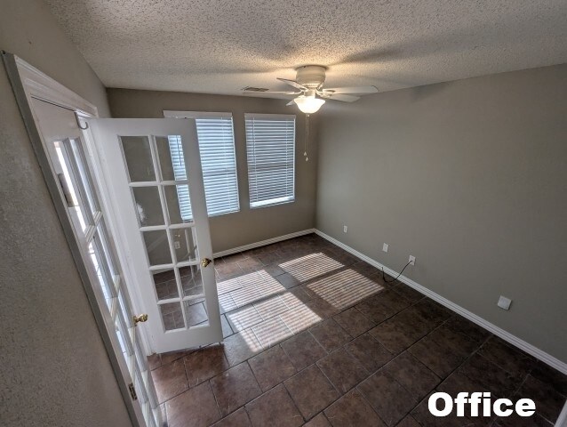 Building Photo - 1545 Fieldstone Dr