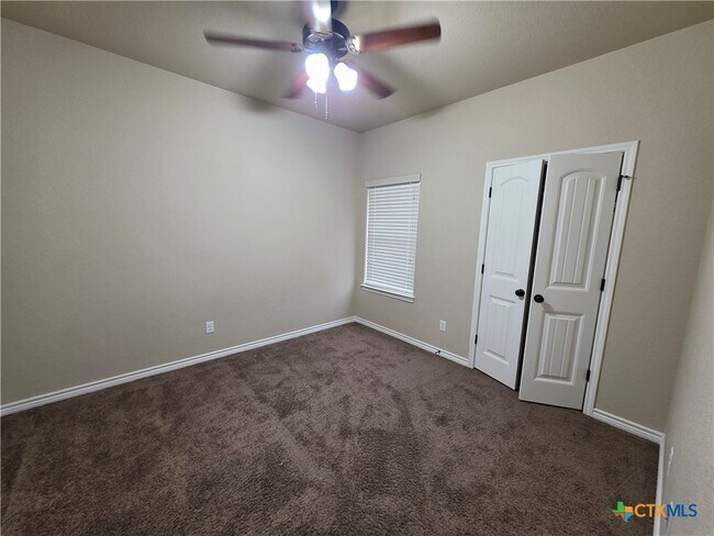 Building Photo - 1713 Risen Star Ln