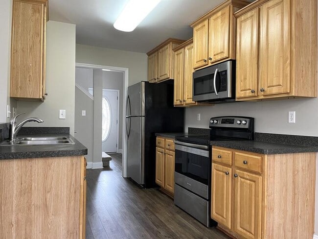 Building Photo - 241 Shadow Ct SW