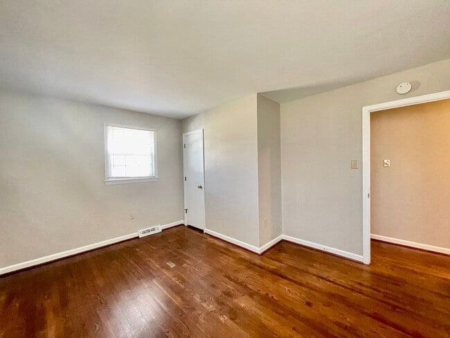 Building Photo - 10500 Chalkley Rd