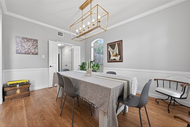 Building Photo - 3329 Oak Dale Way