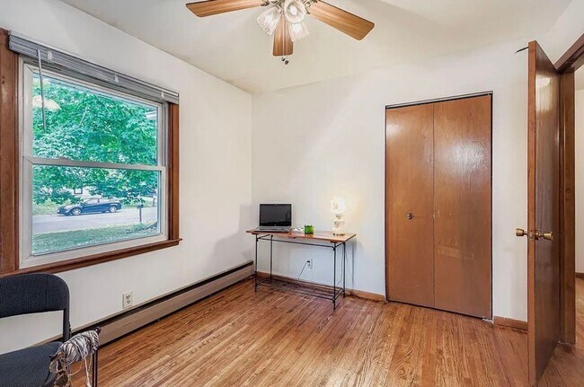 Building Photo - Rare, Must See Rambler in Cottage Grove