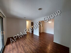 Building Photo - Rosewood condo