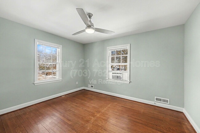 Building Photo - 1404 S Quincy St