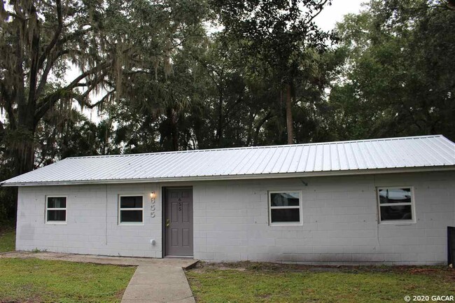 Primary Photo - 655 NE Waldo Rd