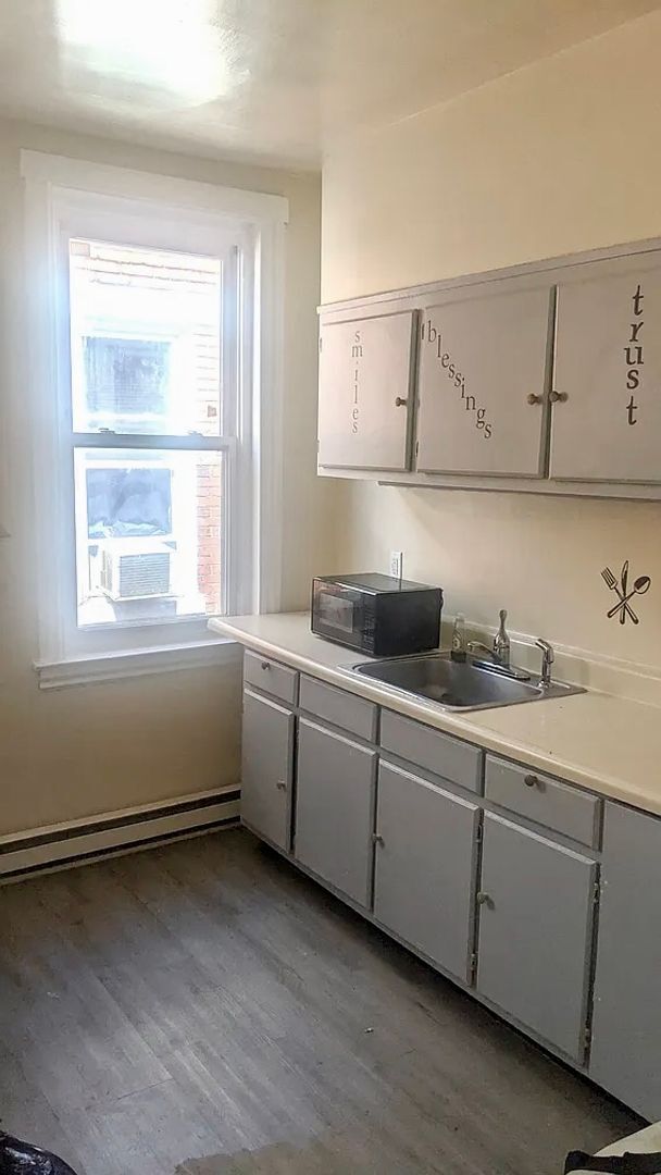 Building Photo - 2211 N 4th St