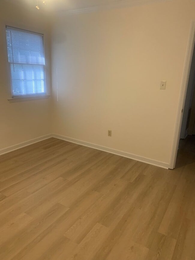 Building Photo - NORTH HILLS CHARMER--2 STORY--DOWNSTAIRS BEDROOM/OFFICE--FORMAL AREAS-LAUNDRY/MUD AREA-CARPORT